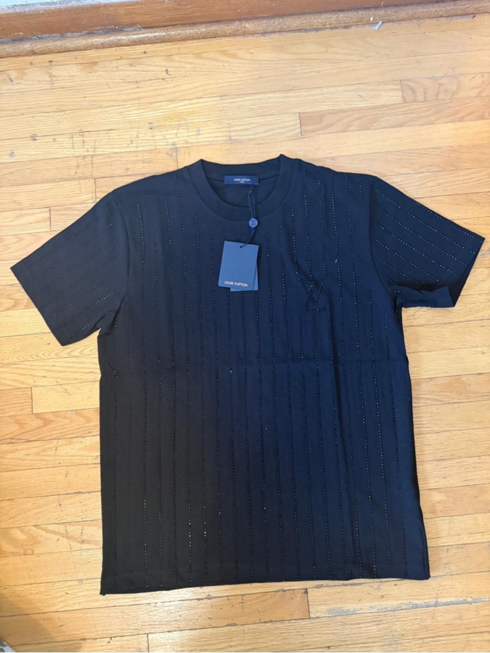 Louis Vuitton navy blue short-sleeve men's T-shirt.

Fast shipping available.